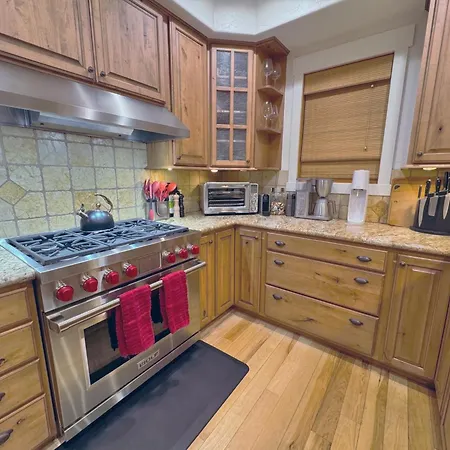 Escape Chalet - Family And Pet-Friendly Steamboat Chalet